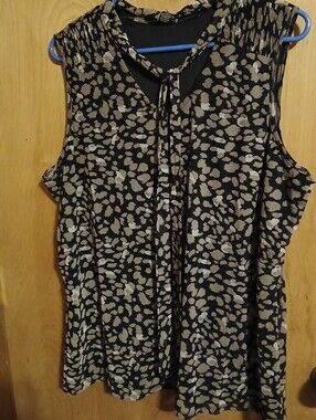 1X Sleeveless Women's Top